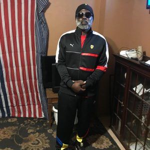 Meet your Posher, Eric